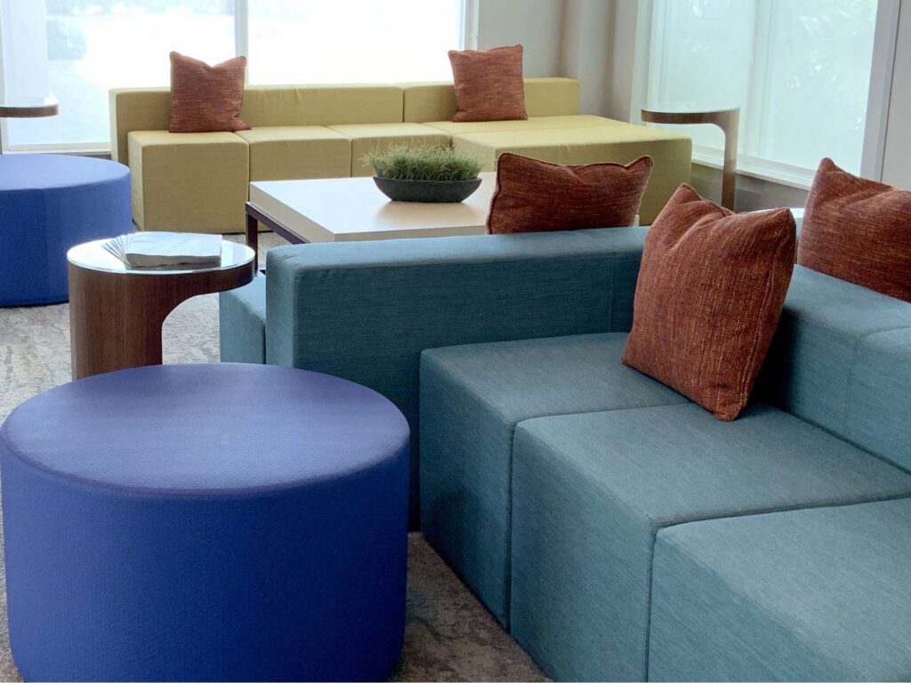 queue furniture